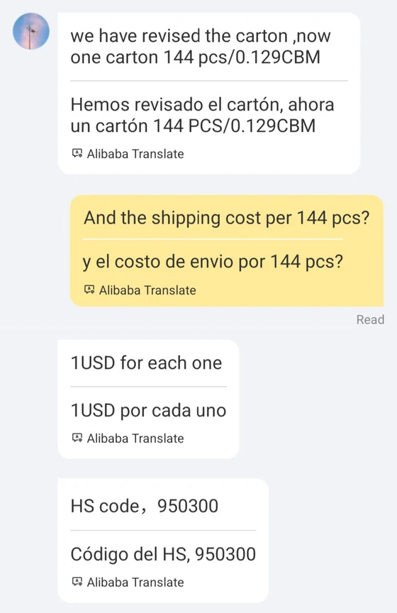 Captura de un chat con un proveedor: un cartón de 144 piezas y 0,129 CBM, 1 USD cada una y HS Code 950300
